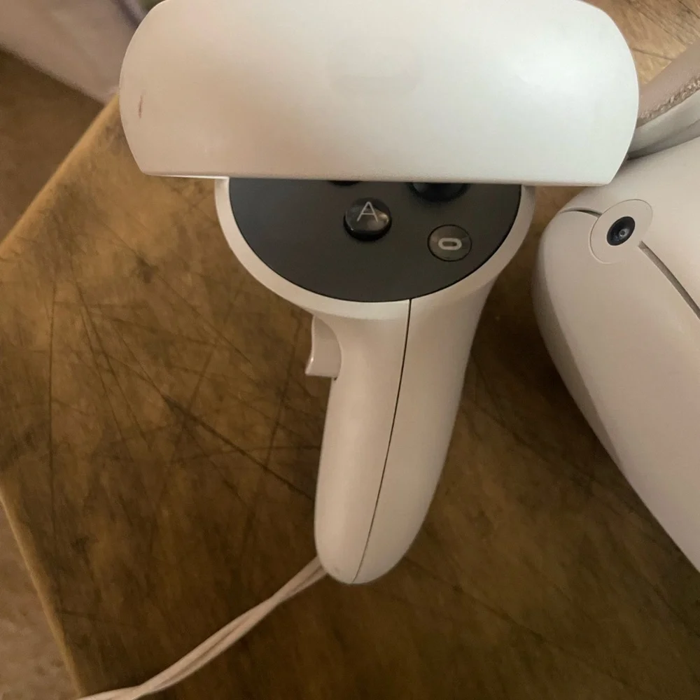 Oculus quest 2 Gently Used!!!